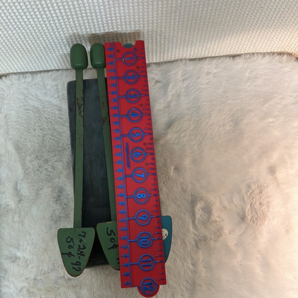 Vintage wooden shoe shaper/stretchers - Picture 5 of 5